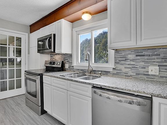 5th image of 62 Cooley Ave