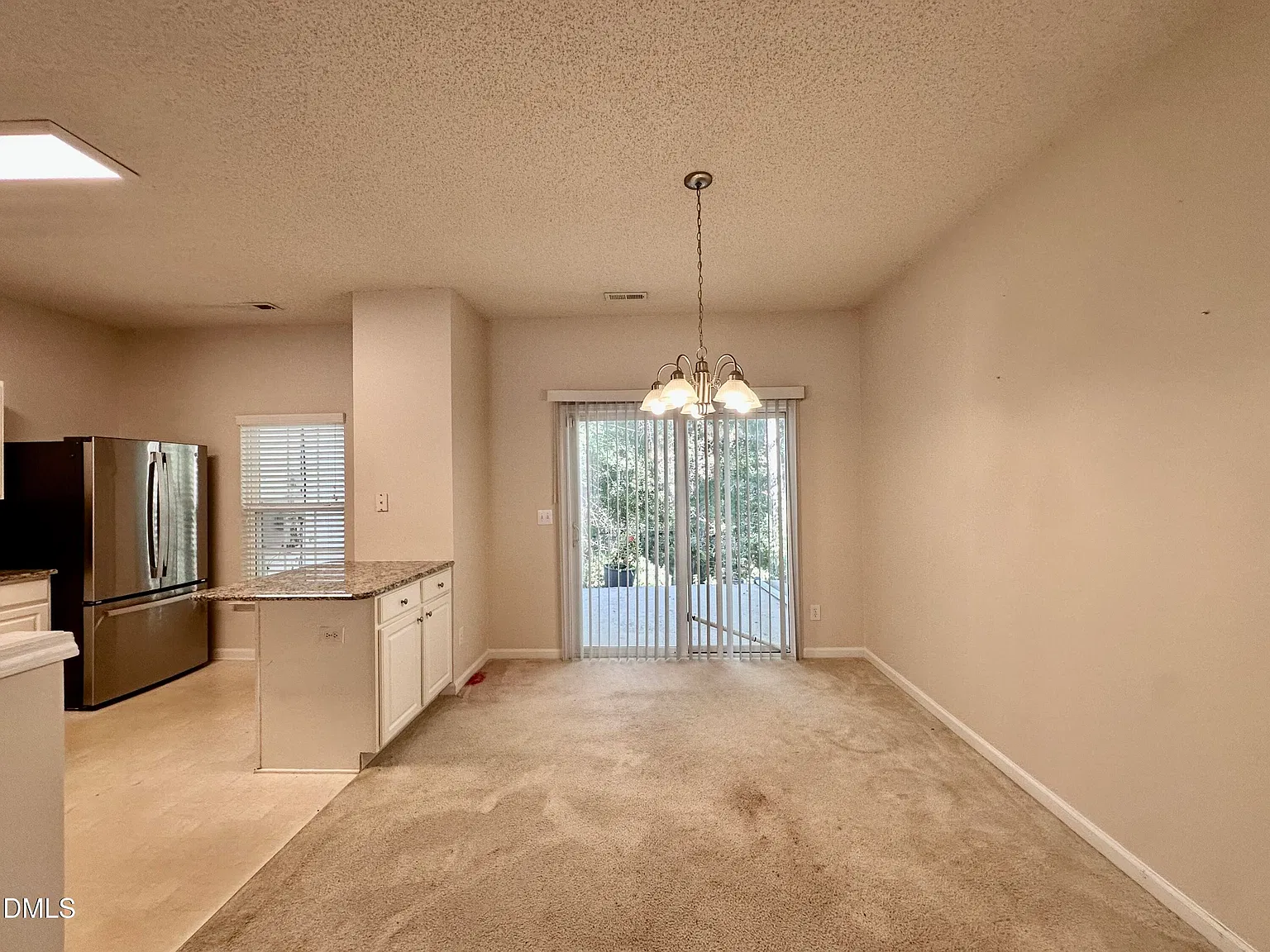 3 bed, 2.5 bath, 1406 sqft, $1,695 — Photo 4