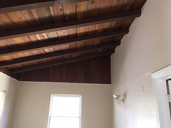 4th image of 1847 Rainbow Dr