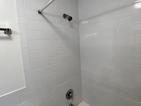 4th image of 312 Green St