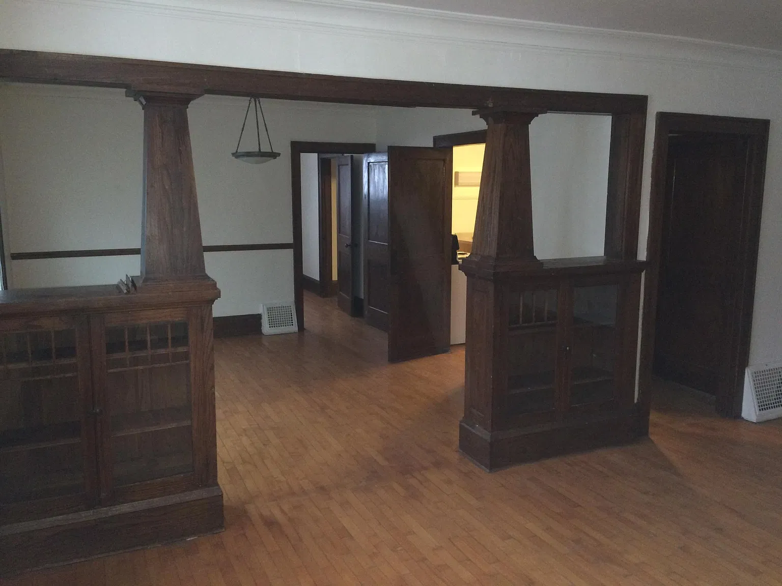 1 bed, 1000 sqft, $895 — Photo 2
