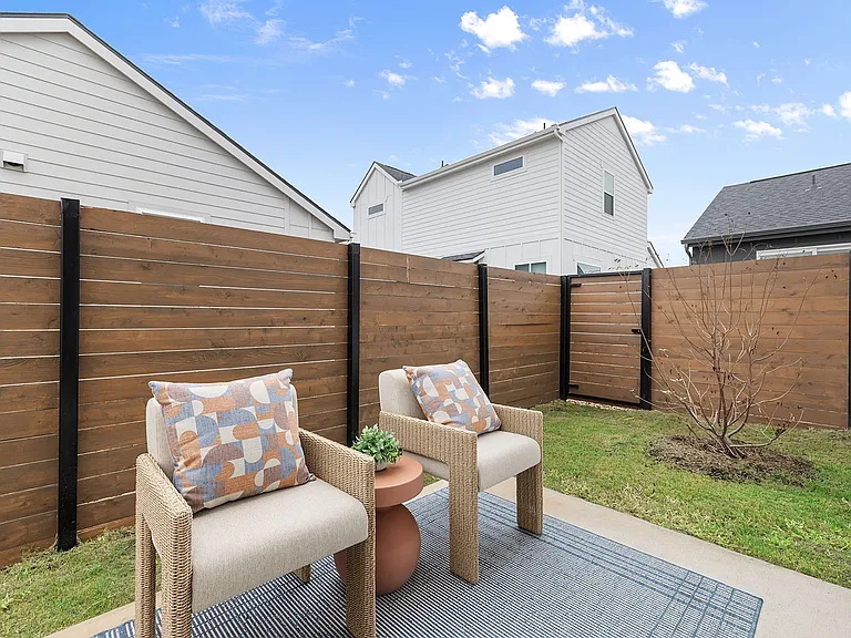 B2 Private Fenced in Yard B2 Private Fenced in Yard
