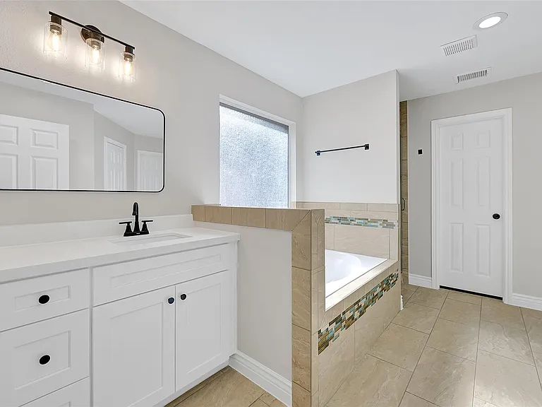 5914 Shadow Creek Ct — Photo 9