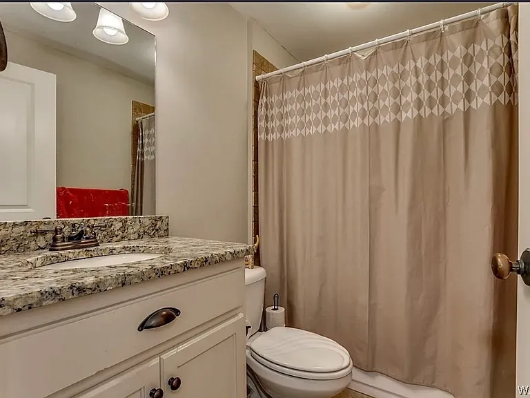 917 Homewood Dr #2 — Photo 3