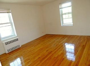 4519 Colden St, Flushing, NY 11355