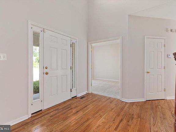 4th image of 813 Kingsbrook Rd