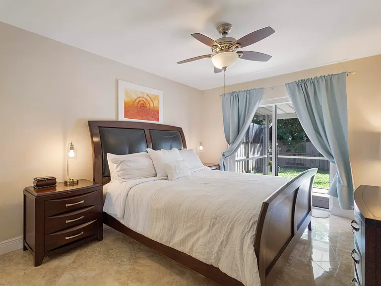 832 Green St #1 — Photo 12