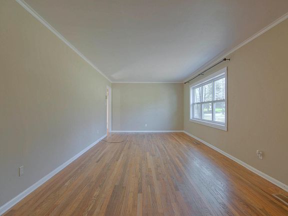 4th image of 5202 Lonas Dr