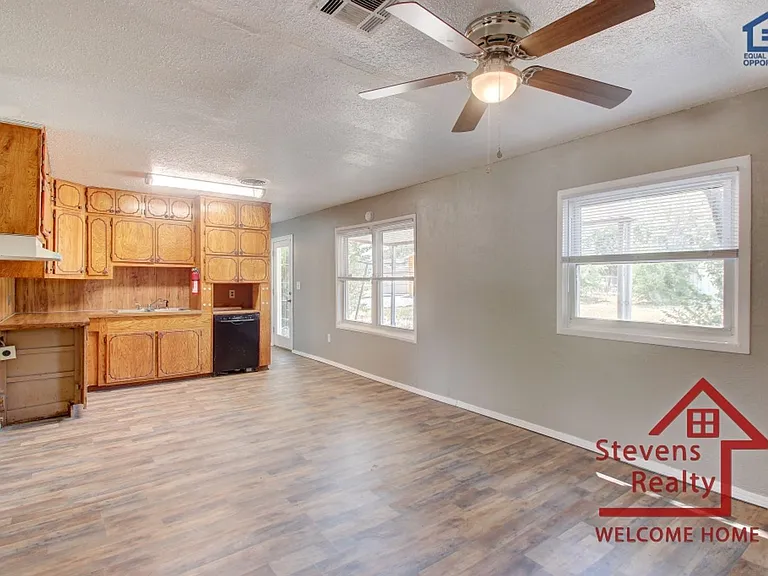 2316 NW 28th St — Photo 13