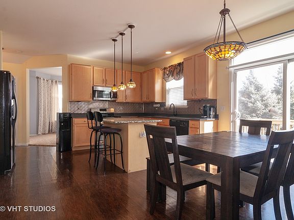 3rd image of 2436 Prairie Crossing Dr