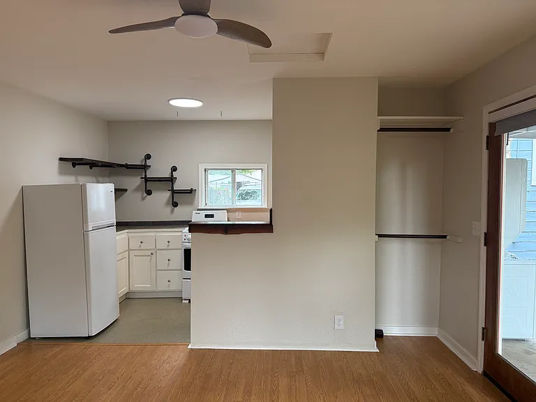 Palm Ave — Photo 4