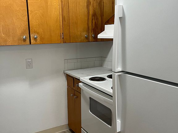 2nd image of 58 W High St #2B-1Ba-900Sqft