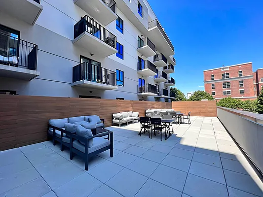 Rented by ERNY LLC | media 34