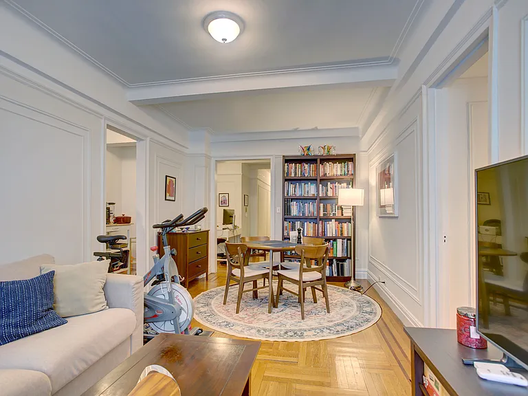 785 W End Ave #10-D — Photo 2