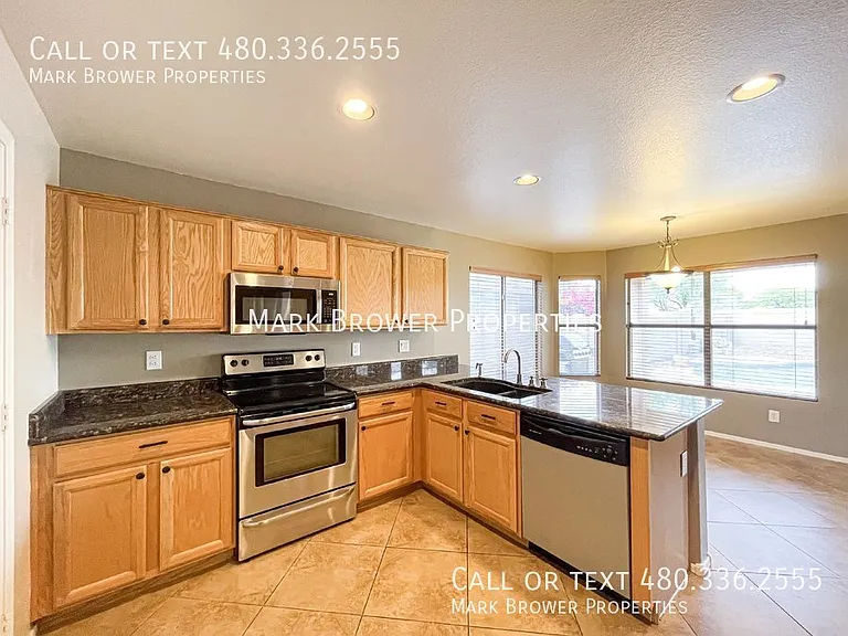 4714 E Mossman Rd — Photo 6