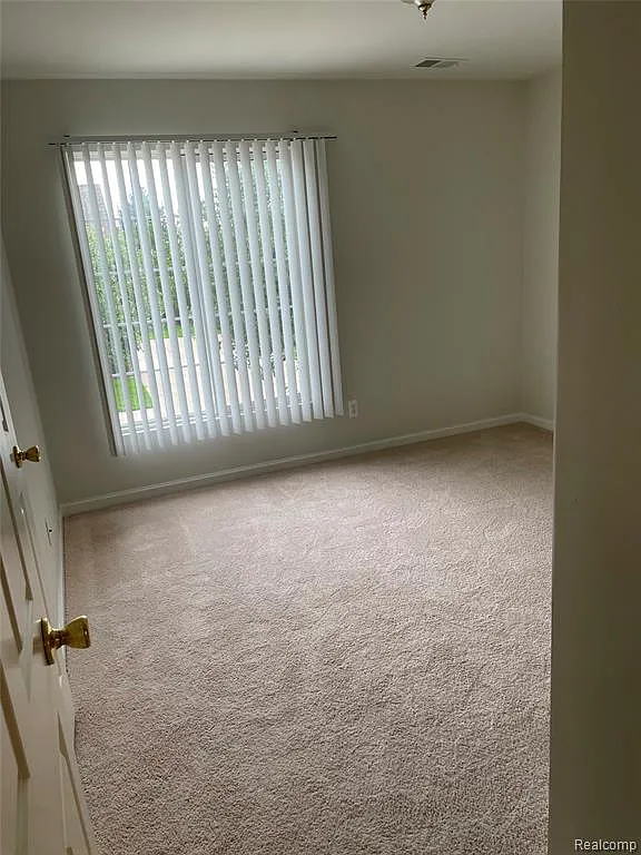 8210 W Annsbury Cir — Photo 4