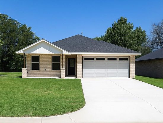 10305 Saint Patrick Dr, Oklahoma City, OK 73130