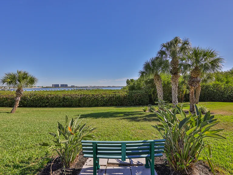3202 Bay Club Cir #3202 — Photo 19