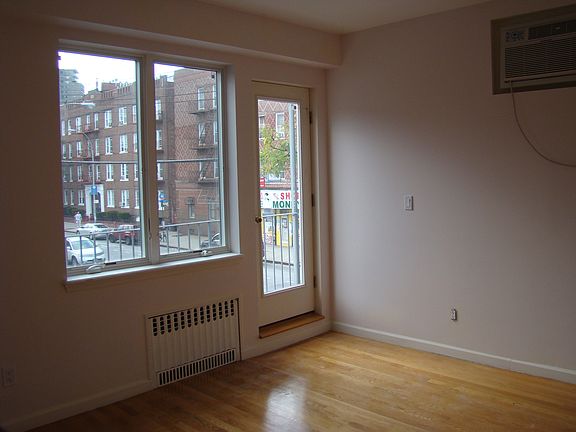 4th image of 312 Neptune Ave APT 2R
