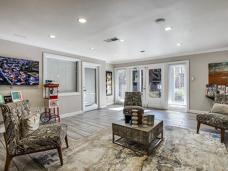 Leasing Office
