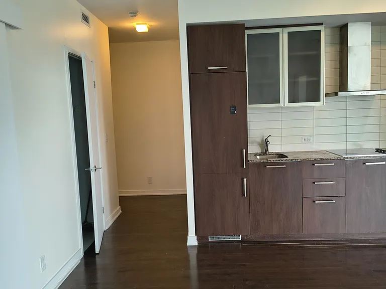 12 York St #1104 — Photo 7