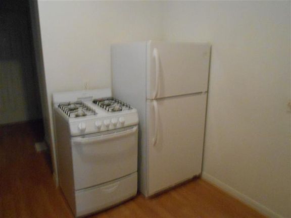 5th image of 7220 W 136th Ln