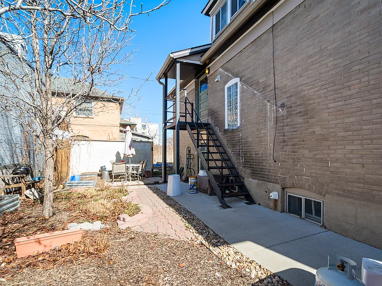 2615 E 12th Ave #UPSTAIRS — Photo 4