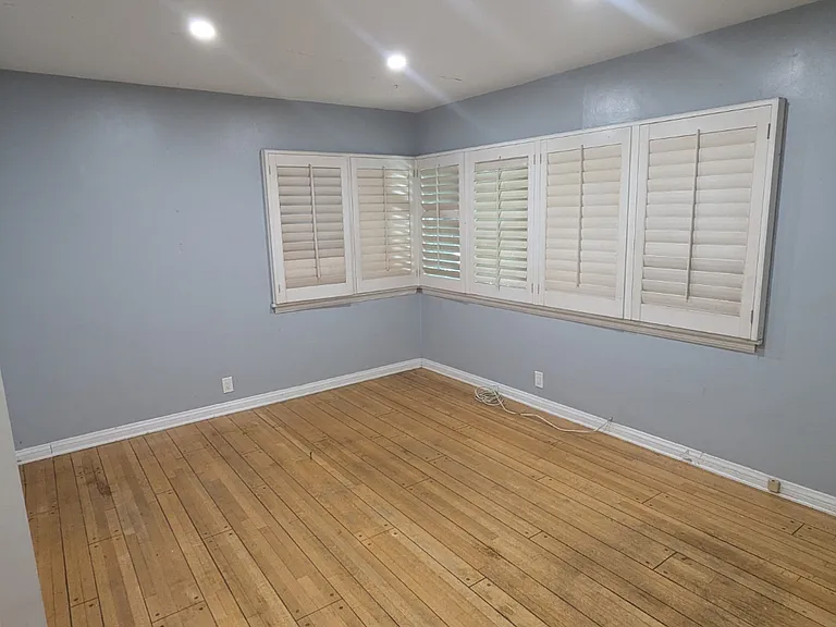501 Veteran Ave — Photo 2