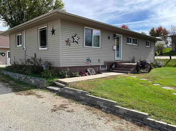 103 Miller St, West Union, IA 52175