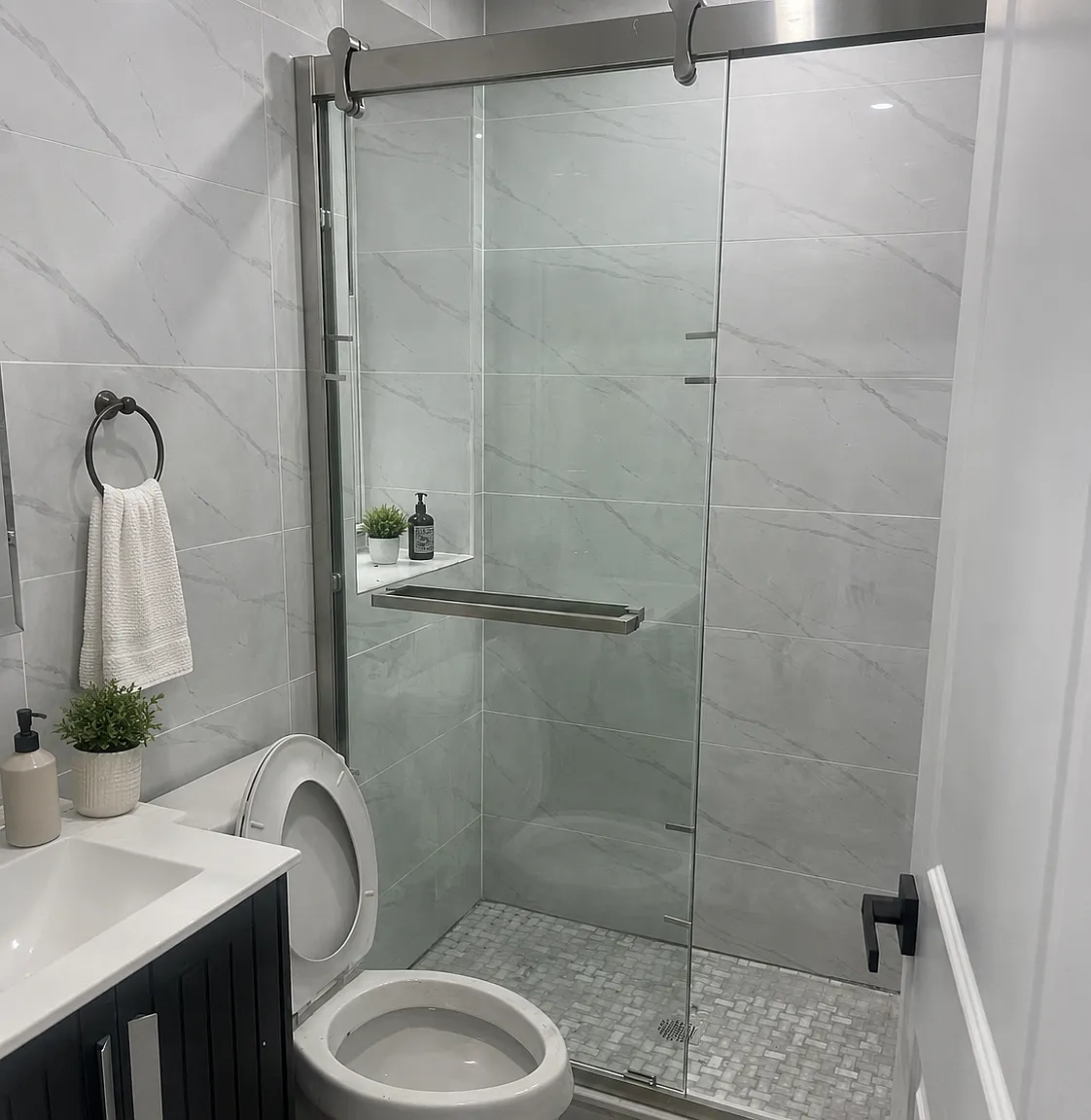 2 bed, $2,400 — Photo 4