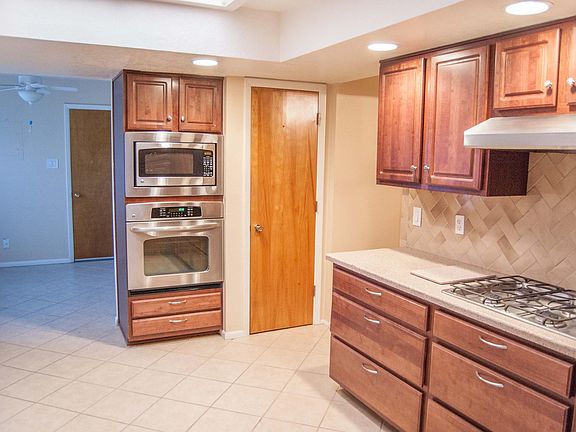3rd image of 10417 Karen Ave NE