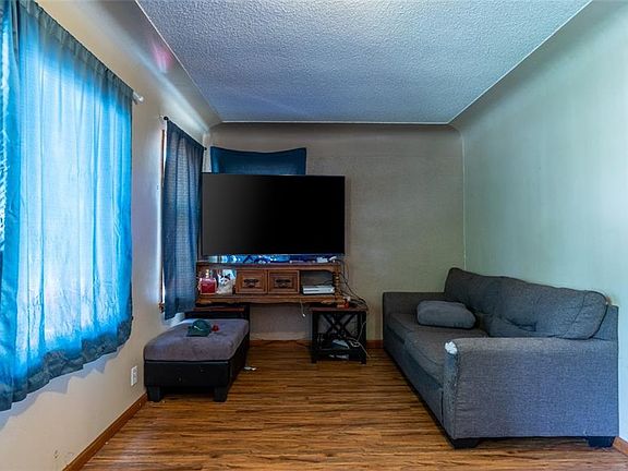 3rd image of 1136 Terry Ave