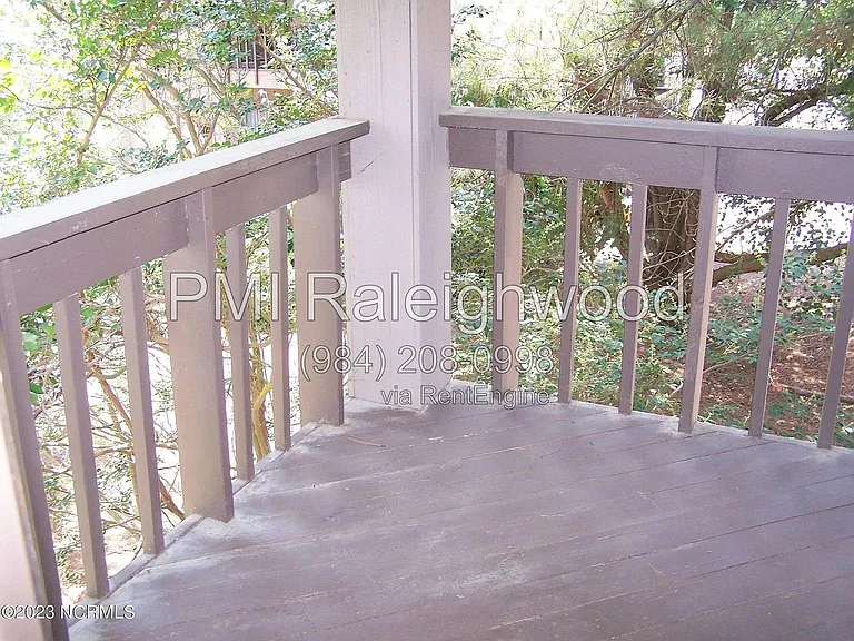 220 Foxkroft Dr — Photo 21