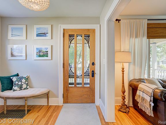 5th image of 308 E Lawrence Ave