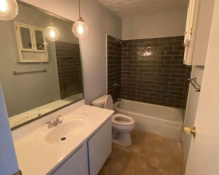 9416 Haddington Ct — Photo 22