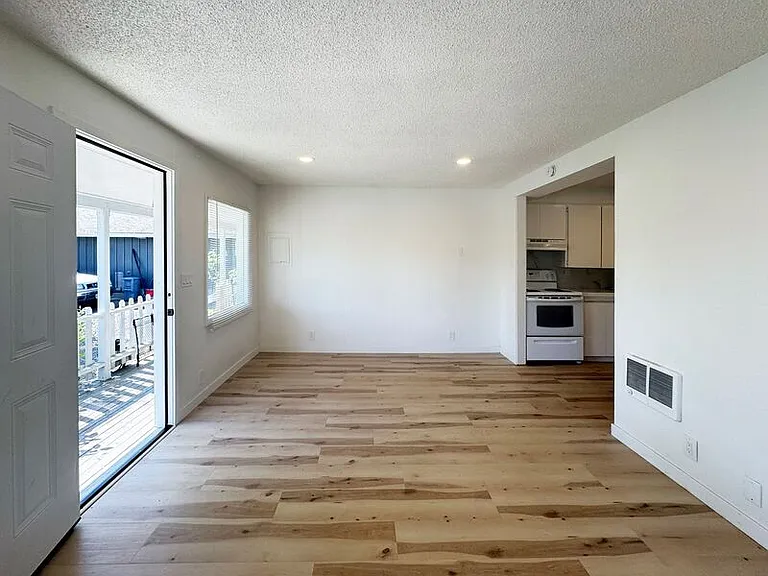 2210 W 19th Ave — Photo 5