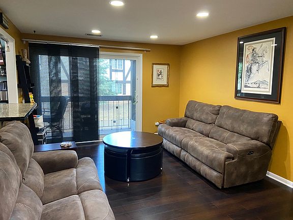 5th image of 12 Algonquin Trl APT 3