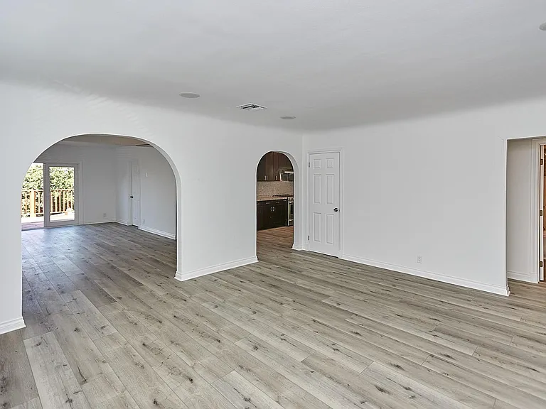 1603 Sargent Pl — Photo 6