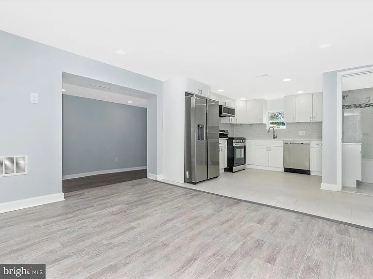903 Minna Ave — Photo 13