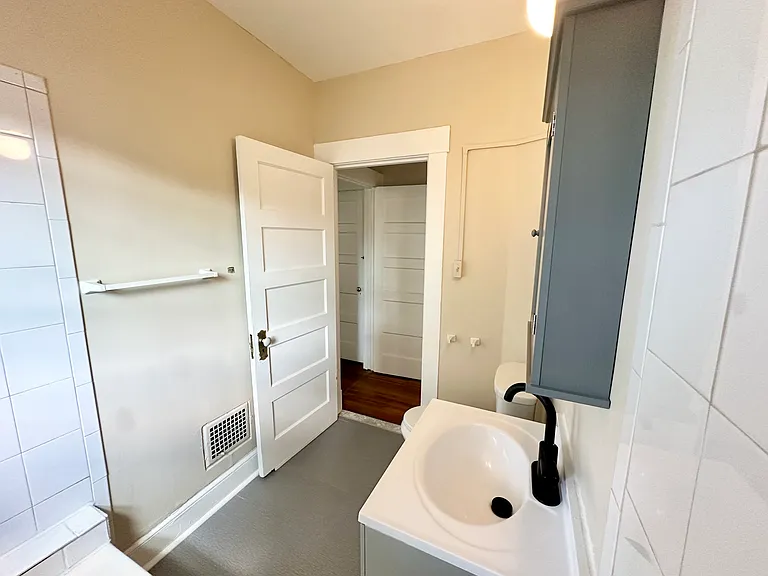 74-76 Curtiss St #2 — Photo 14