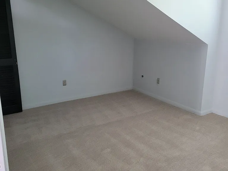 11 Park Ave — Photo 25