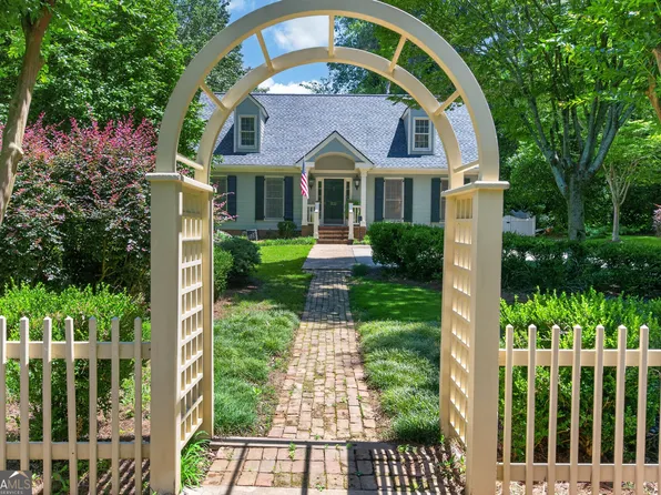332 Crescent Rd, Griffin, GA 30224