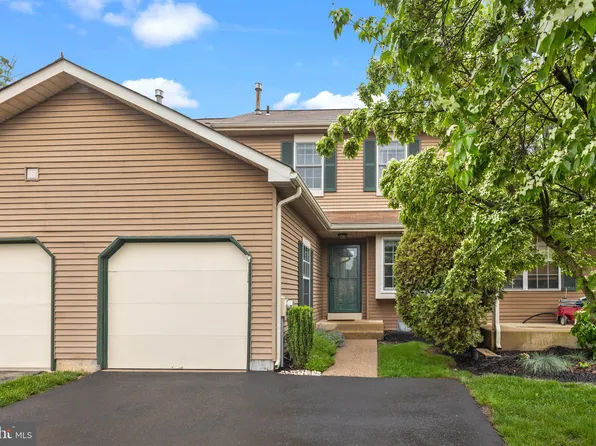 698 Tomlinson Ln, Yardley, PA 19067