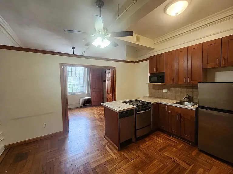339 W 71st St #7 — Photo 2