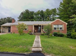 26 N Lynnhaven Dr, Staunton, VA 24401