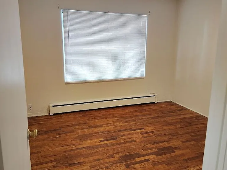 1812 NW Dogwood St — Photo 8