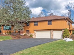 62 W Valley Brook Rd, Long Valley, NJ 07853