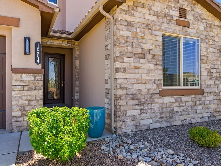 1504 Challedon Dr SE — Photo 4