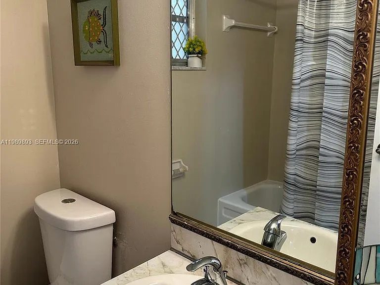 410 SE 2nd St #118 — Photo 6