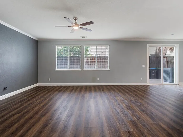 274 Crescent Moon Dr — Photo 6